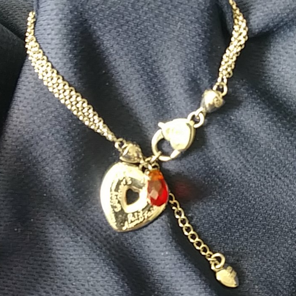 Tocara Stainless Bracelet - Heart Charm 20$